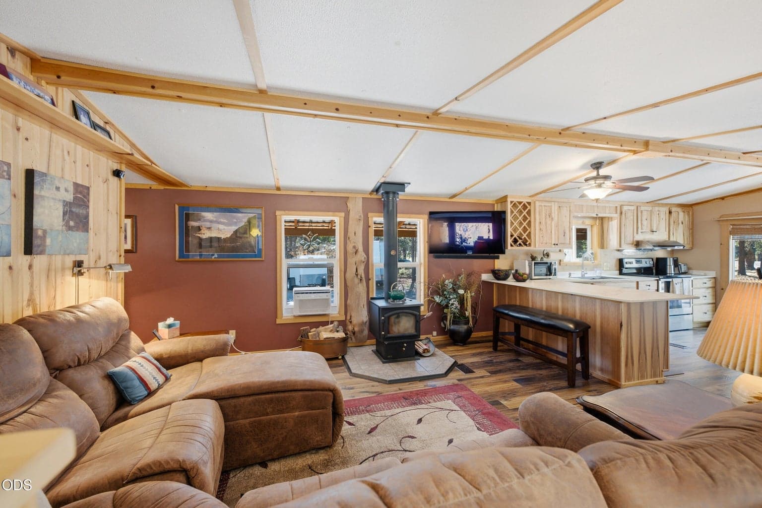 Photo of 16288 Dyke Road 10 of 54