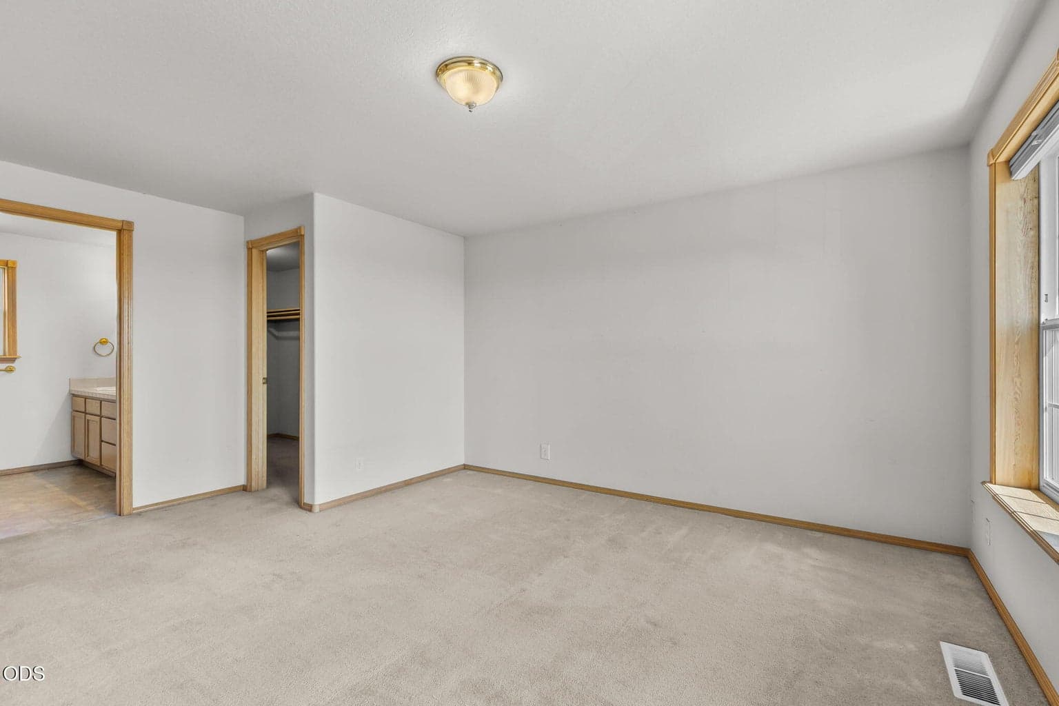 Photo of 3672 SW Volcano Avenue 33 of 38