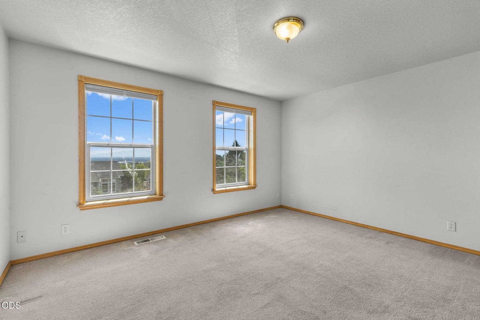 Photo of 3672 SW Volcano Avenue 35 of 38