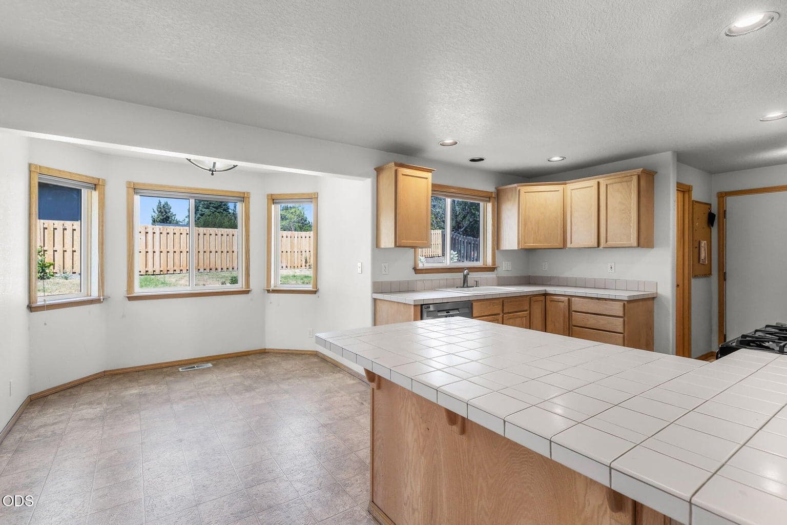 Photo of 3672 SW Volcano Avenue 21 of 38