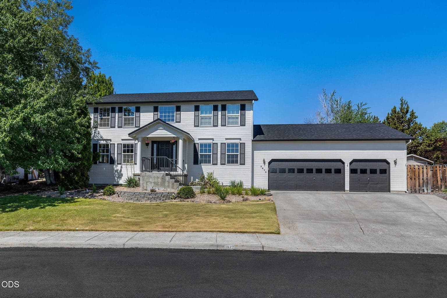 Photo of 3672 Volcano Avenue 1 of 38