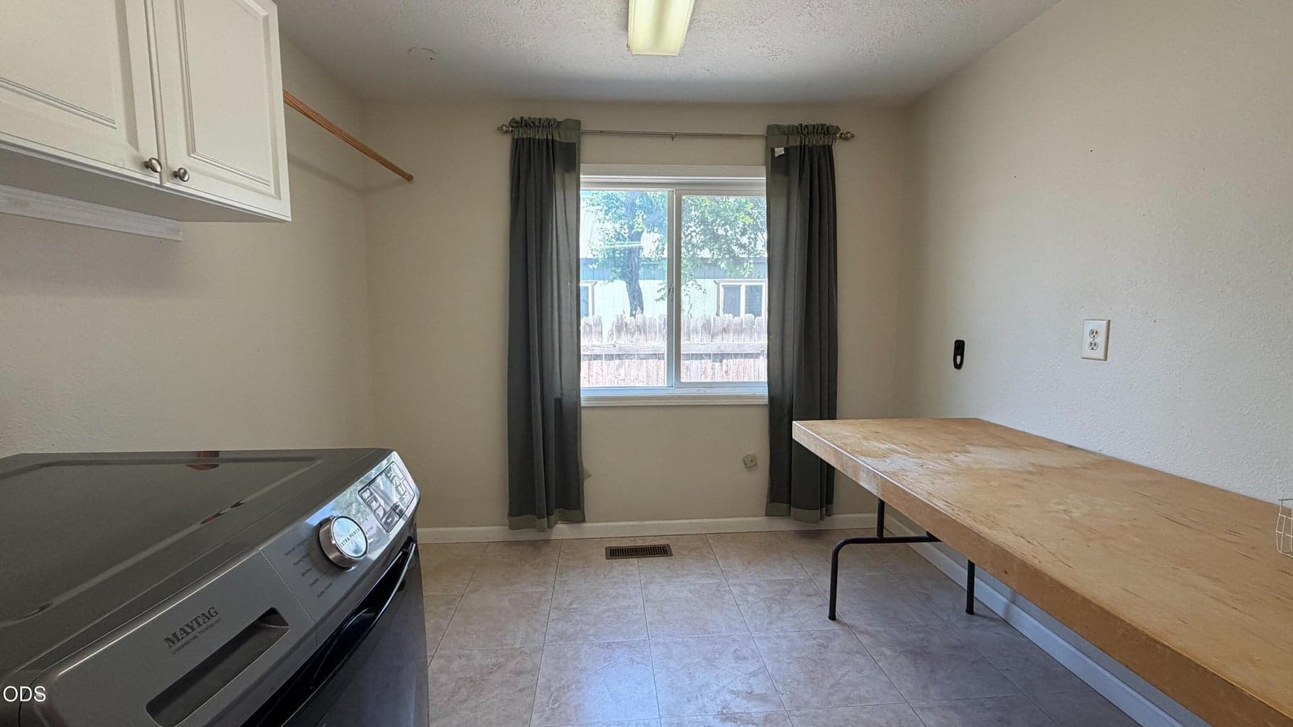 Photo of 279 SE Willowdale Drive 11 of 20