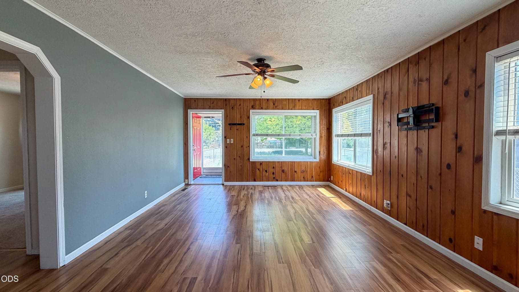 Photo of 279 Willowdale Drive 3 of 20