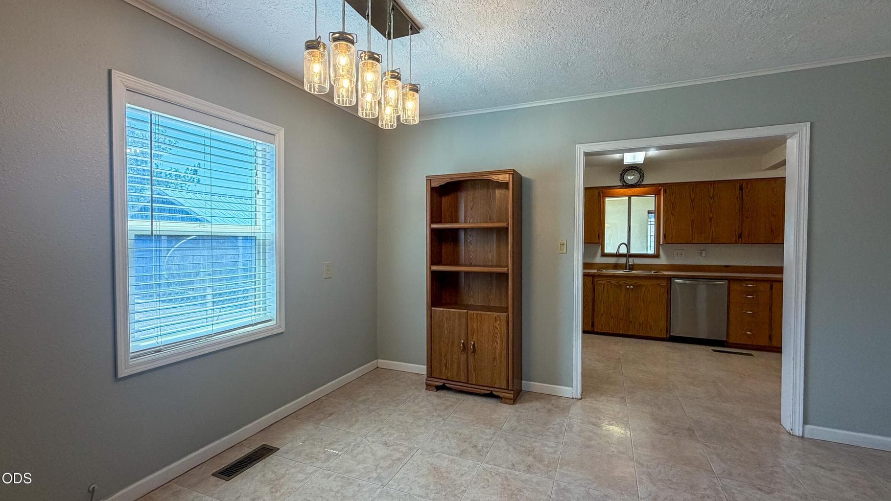 Photo of 279 Willowdale Drive 4 of 20