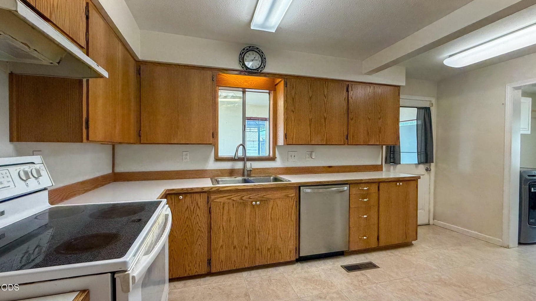 Photo of 279 Willowdale Drive 5 of 20