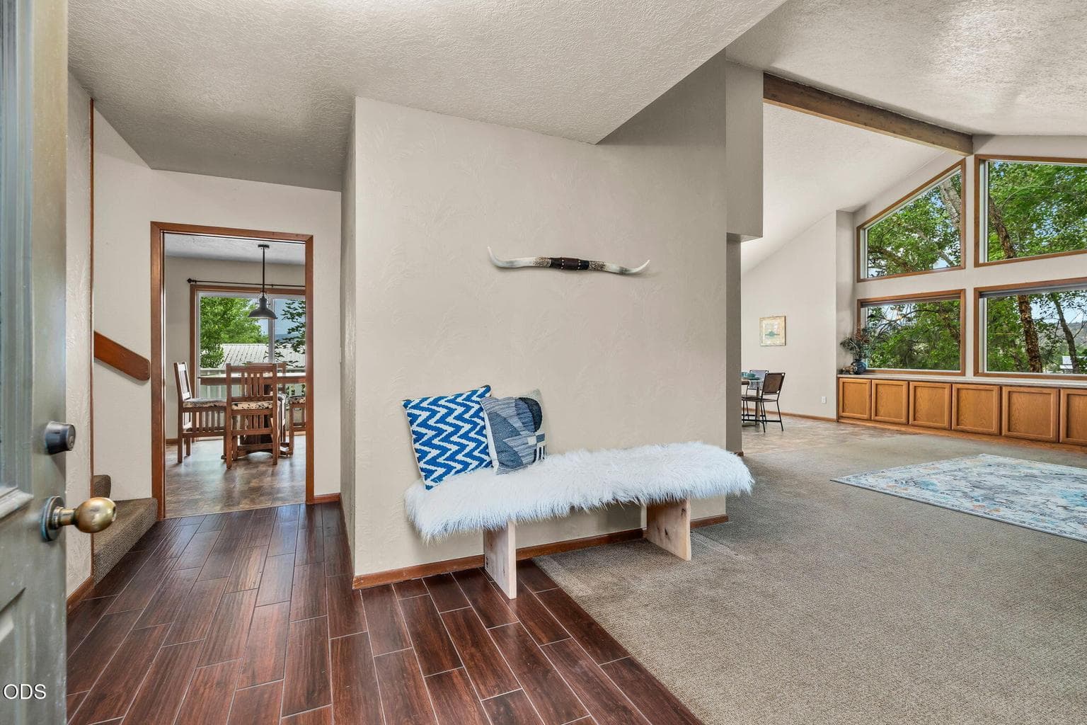 Photo of 1176 Barnes Road 5 of 74