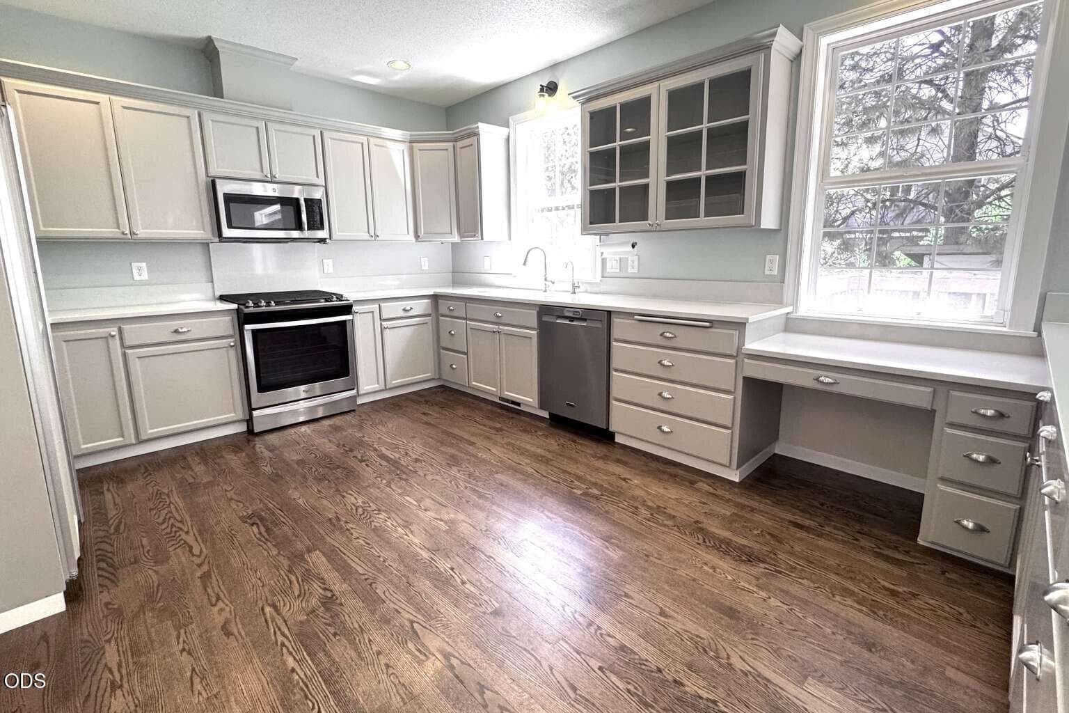 Photo of 1044 SE Baywood Court 9 of 29