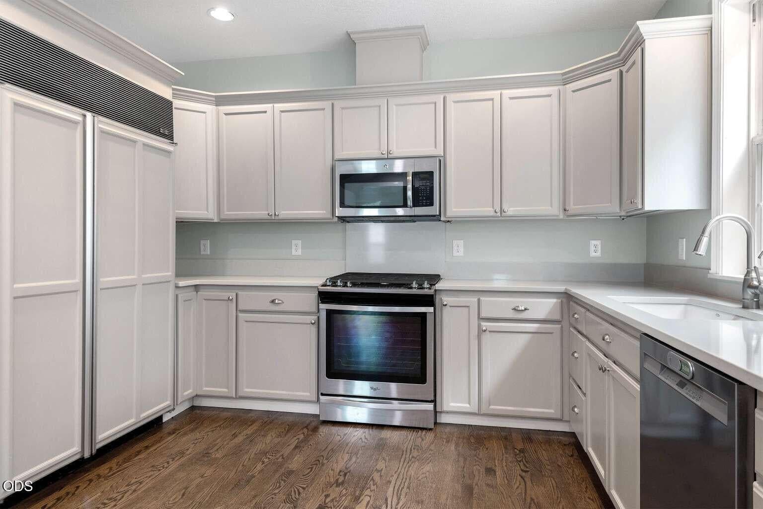 Photo of 1044 SE Baywood Court 10 of 29