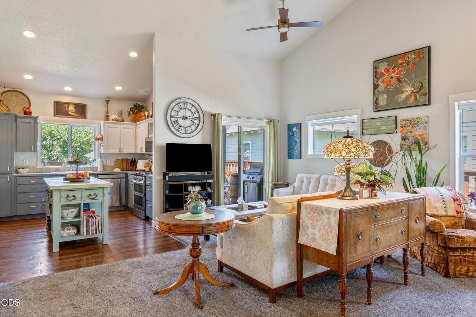 Photo of 1731 Jackpine Avenue 3 of 23