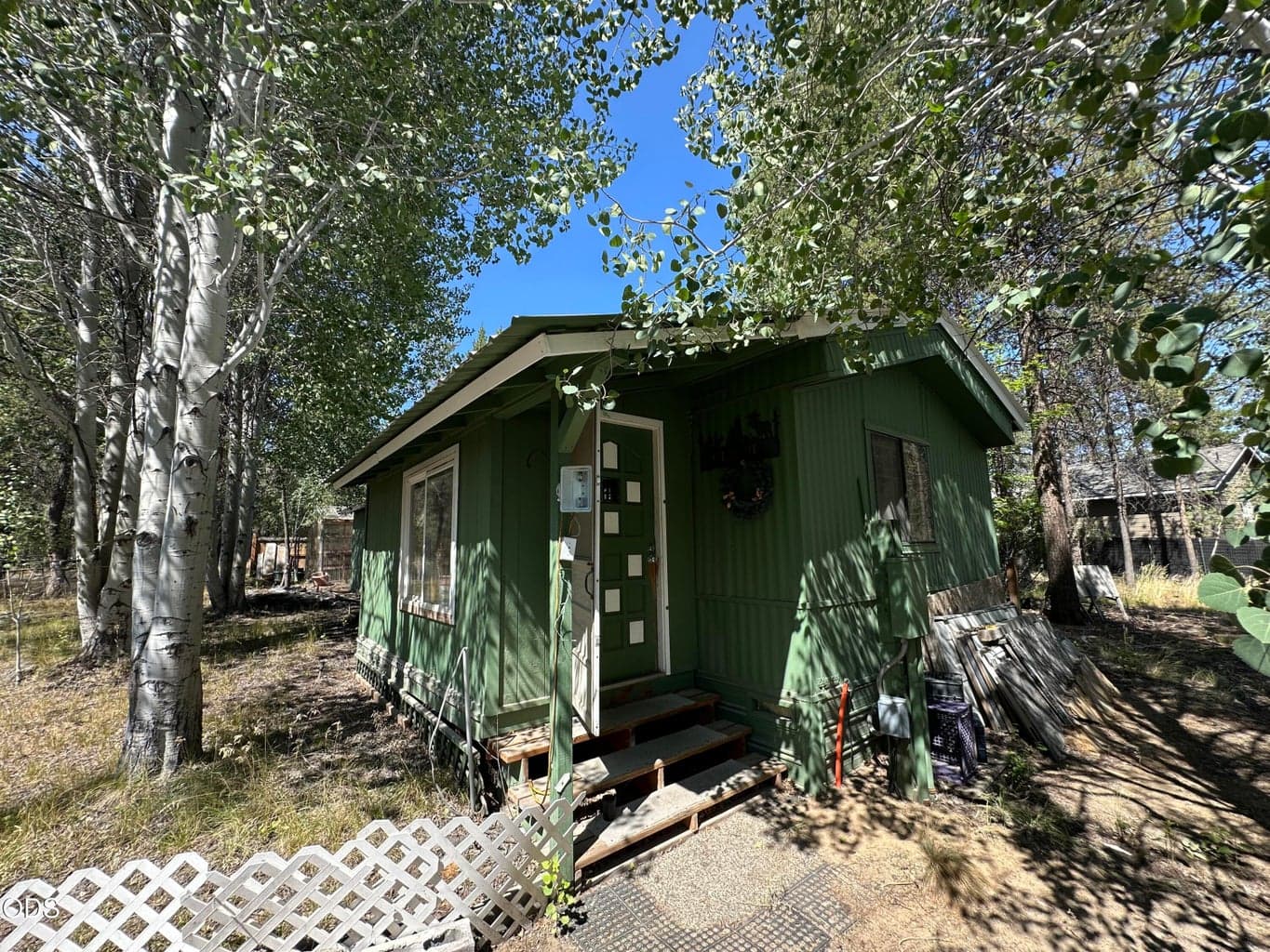 Photo of 52684 Antler Lane 2 of 27