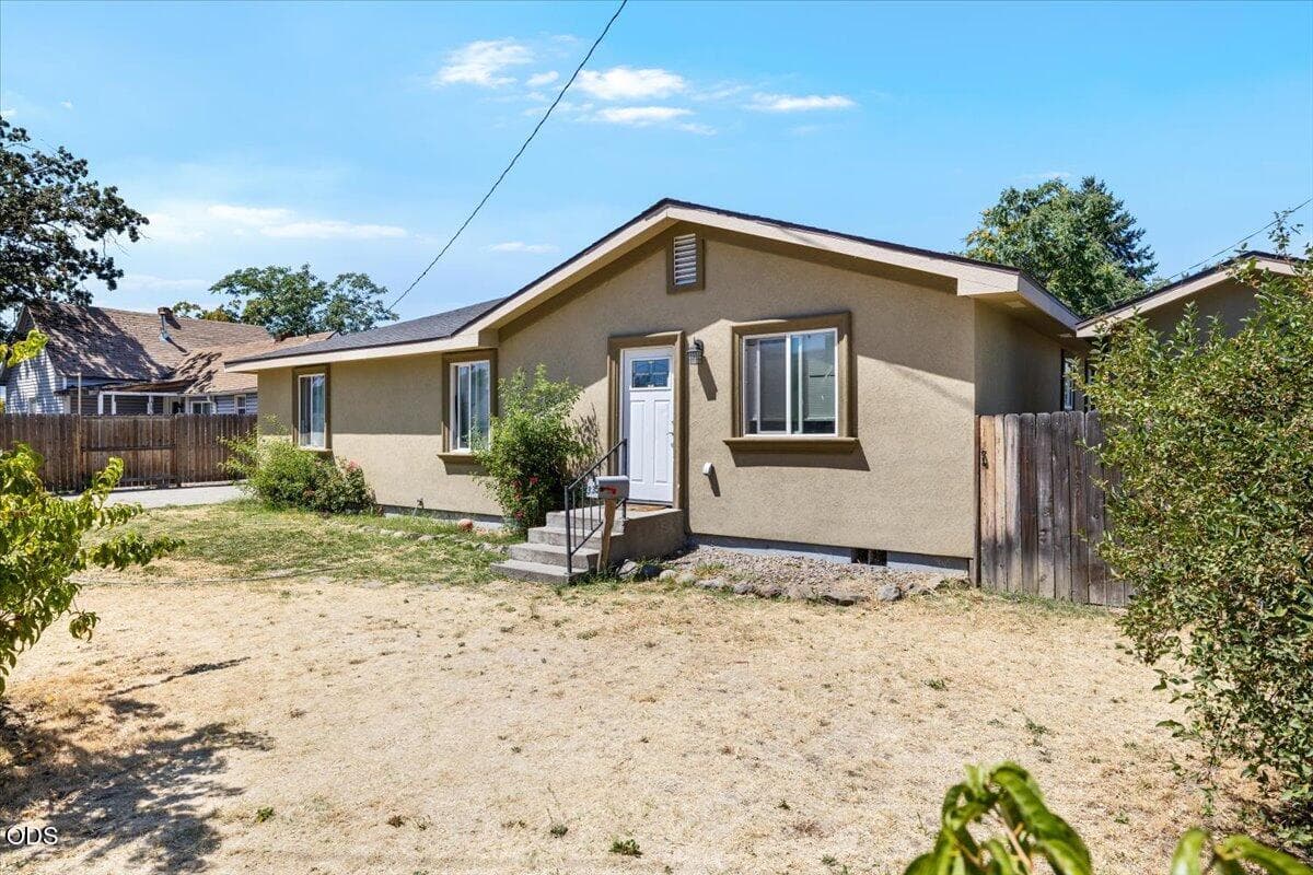 Photo of 402 Boardman Street 1 of 28