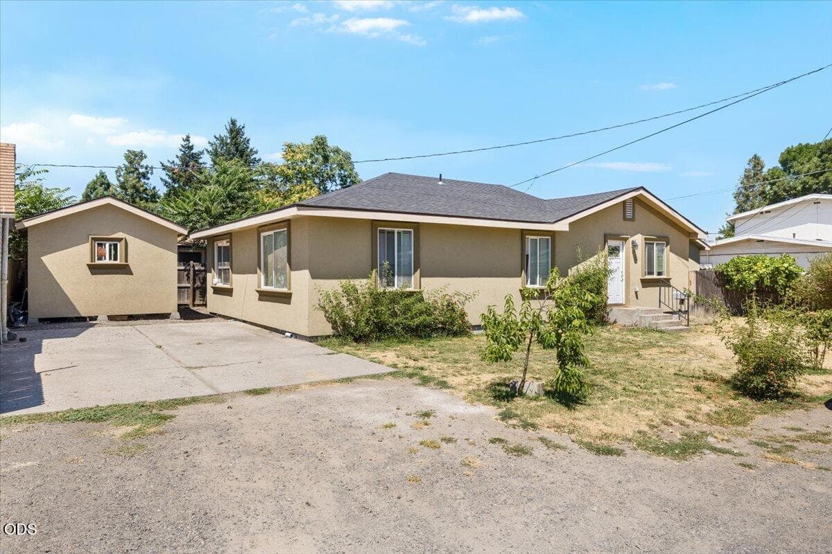 Photo of 402 Boardman Street 2 of 28