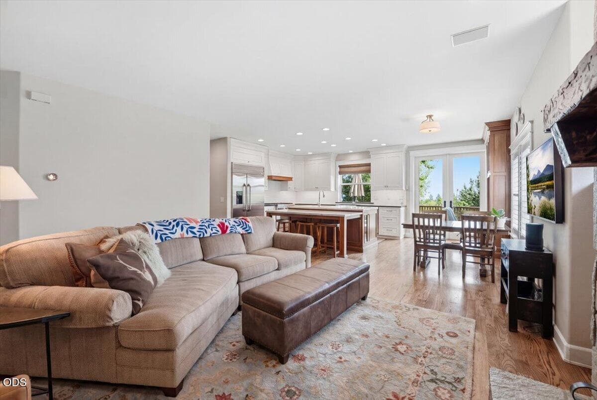 Photo of 3042 NW Craftsman Drive 16 of 70