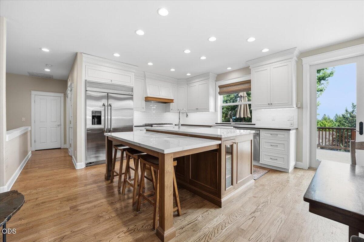 Photo of 3042 Craftsman Drive 4 of 72
