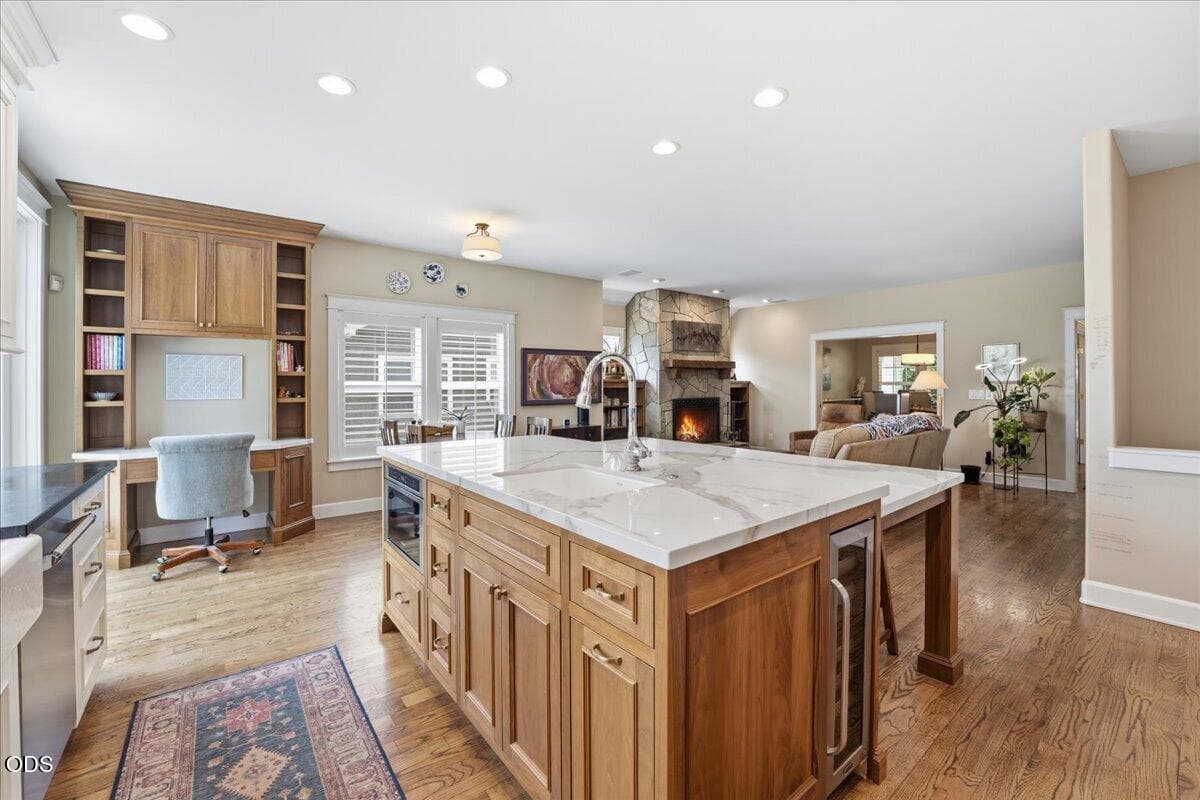 Photo of 3042 NW Craftsman Drive 7 of 70