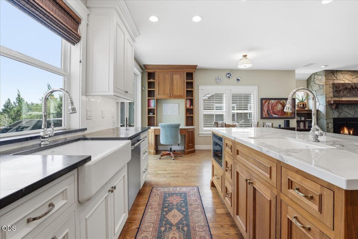 Photo of 3042 NW Craftsman Drive 8 of 70
