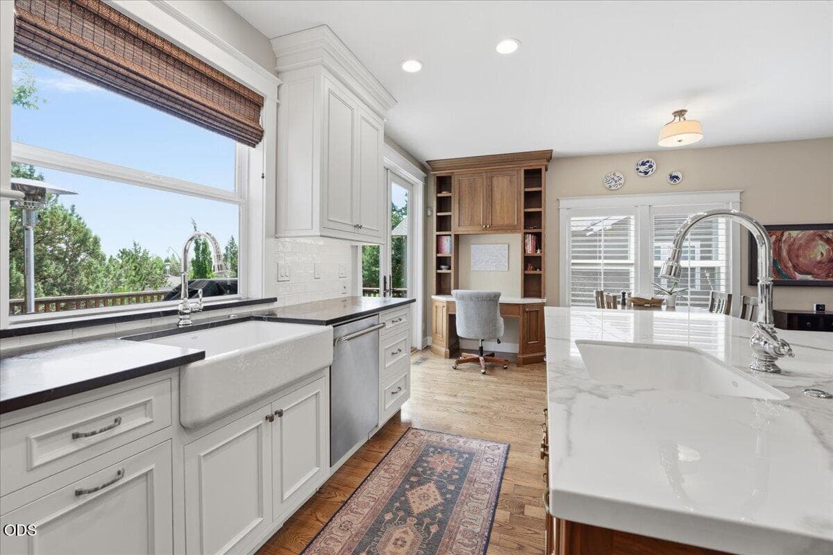 Photo of 3042 NW Craftsman Drive 9 of 70