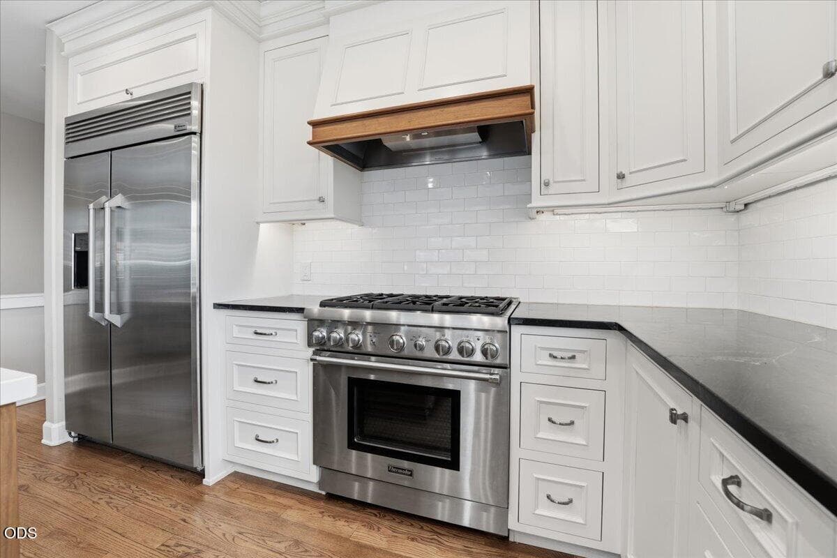 Photo of 3042 NW Craftsman Drive 11 of 70