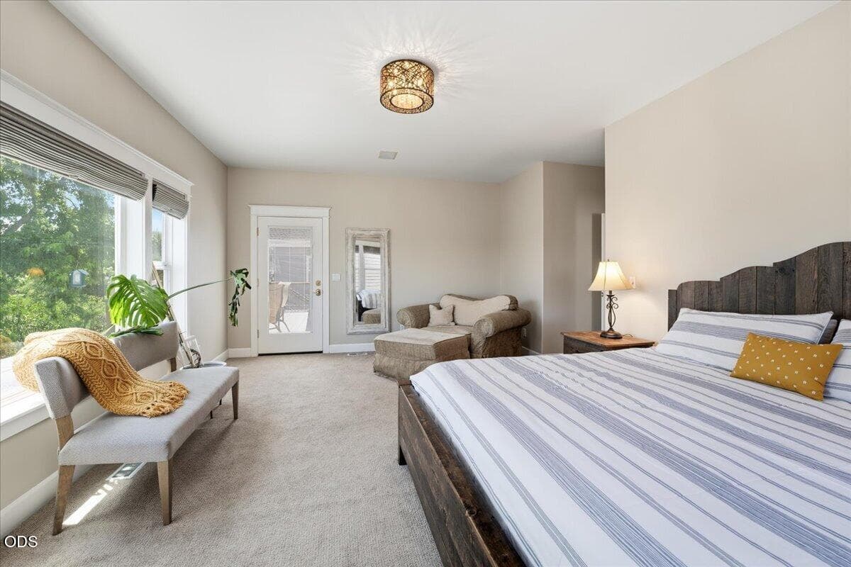 Photo of 3042 NW Craftsman Drive 26 of 70