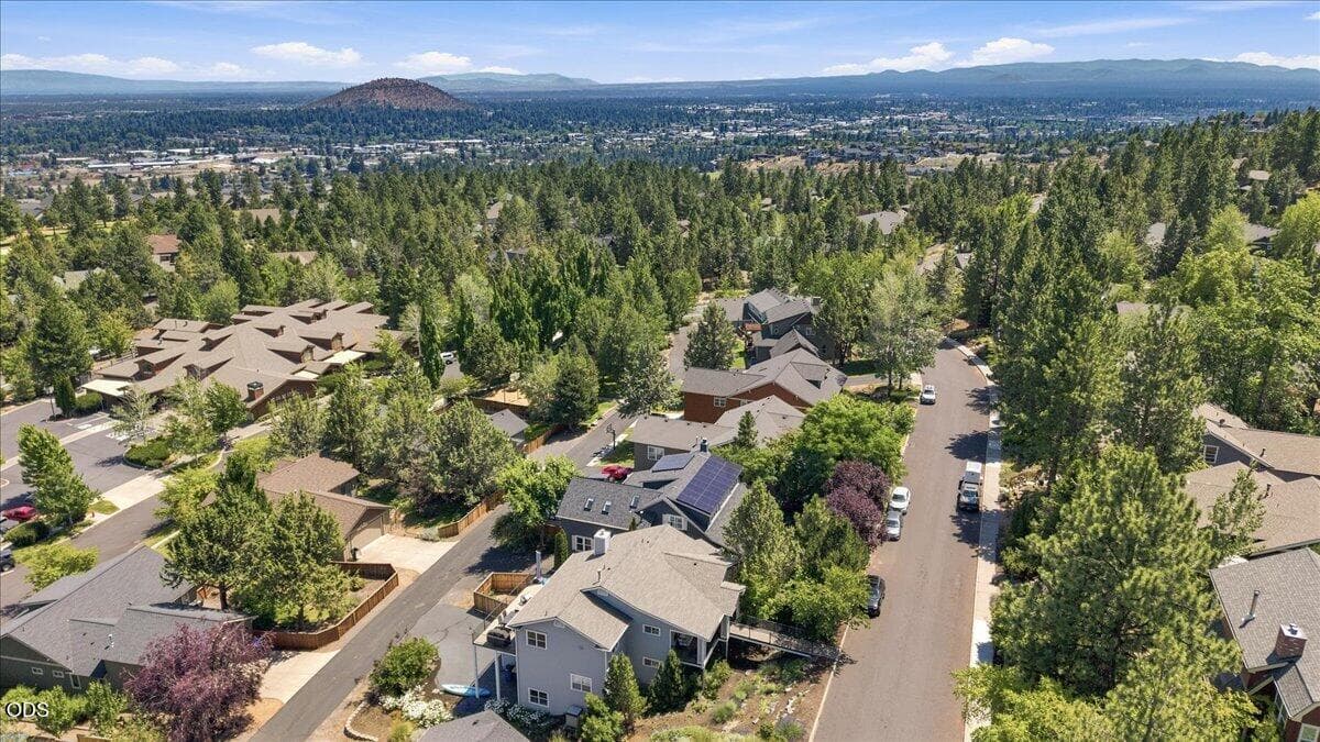 Photo of 3042 NW Craftsman Drive 62 of 70