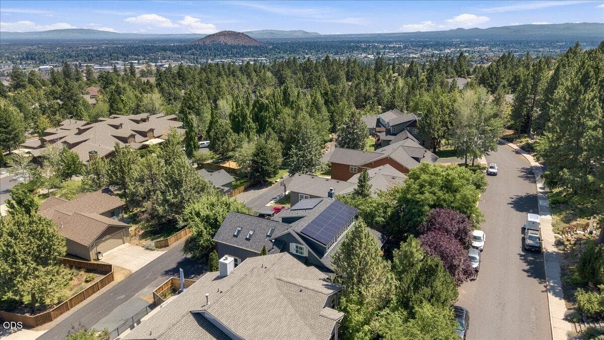 Photo of 3042 NW Craftsman Drive 64 of 70