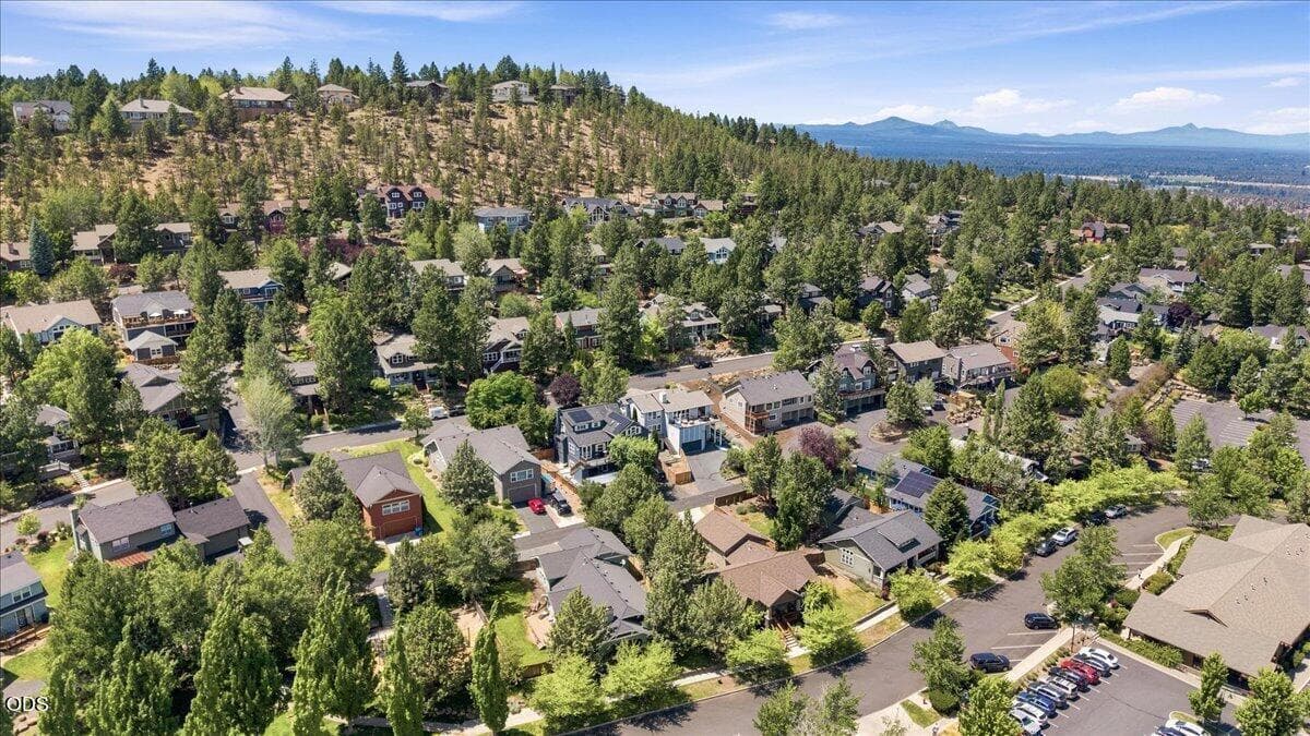 Photo of 3042 NW Craftsman Drive 65 of 70