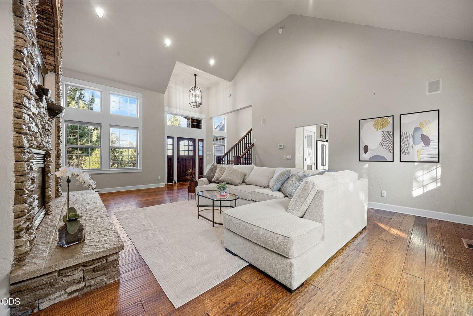 Photo of 3193 NW Colonial Drive 7 of 28