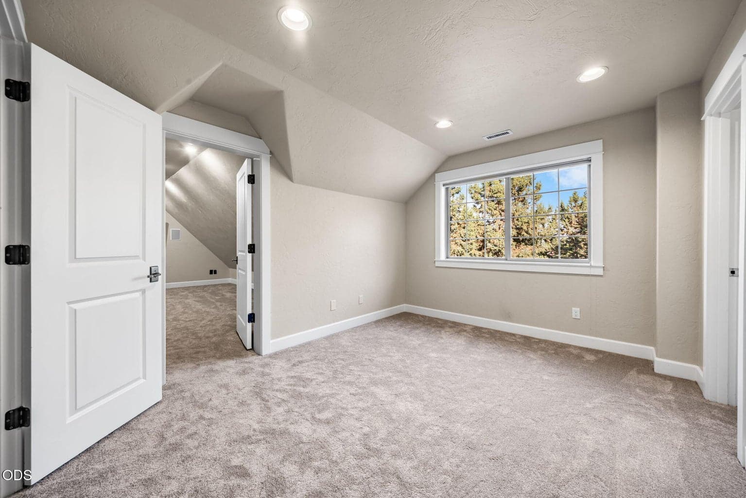 Photo of 3193 NW Colonial Drive 22 of 28