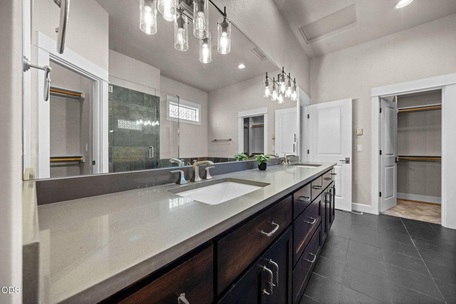 Photo of 3193 NW Colonial Drive 14 of 28