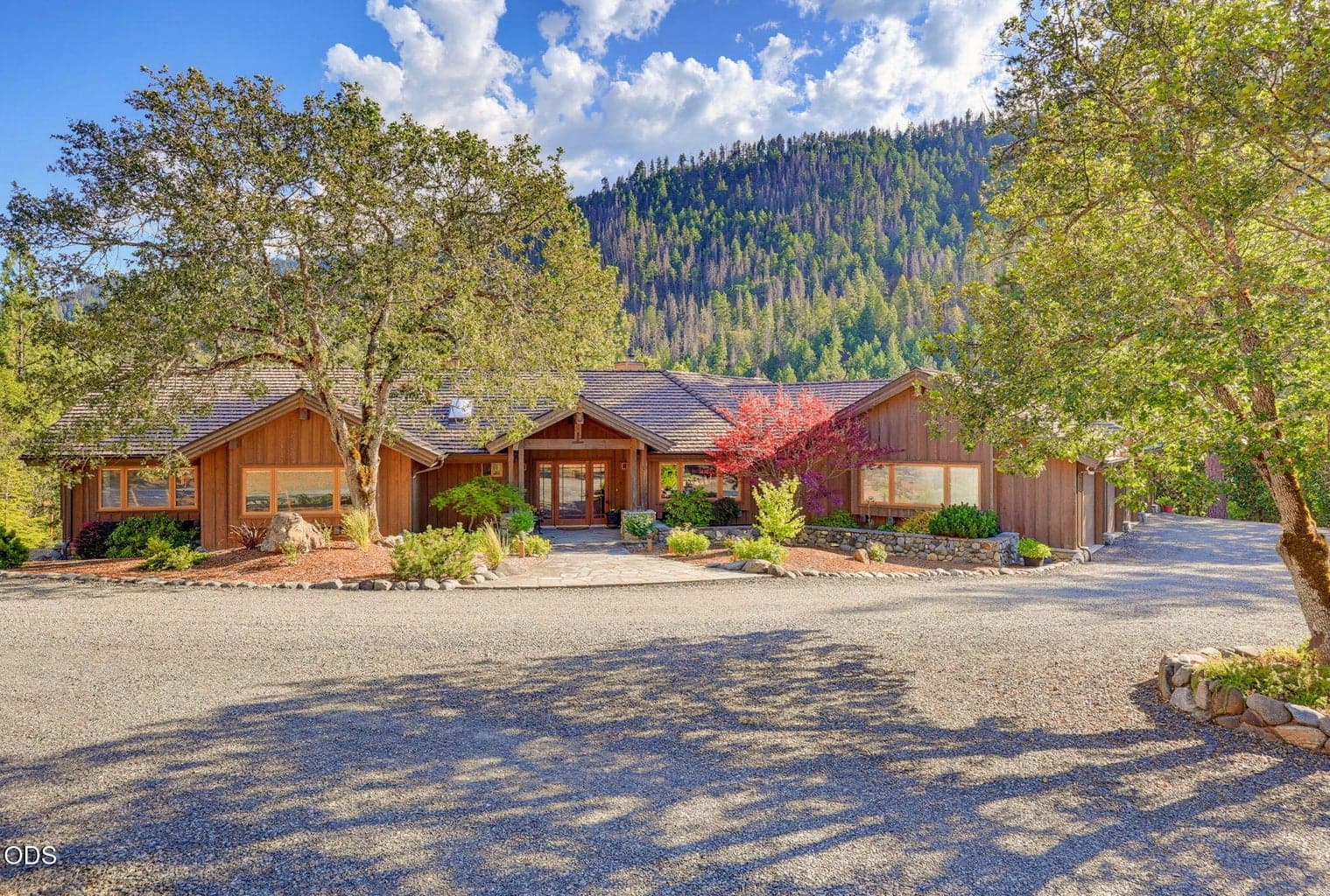 Photo of 2459 Little Applegate Road 2 of 85