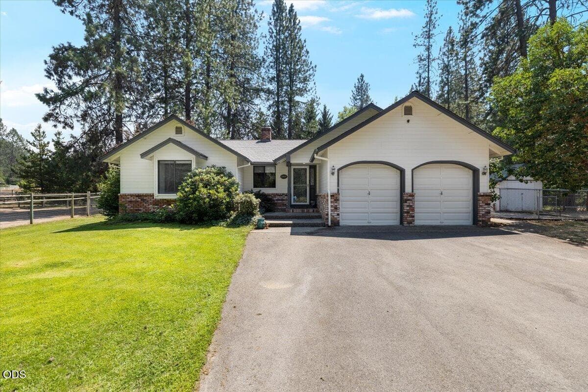 Photo of 4809 Evans Creek Road 1 of 47