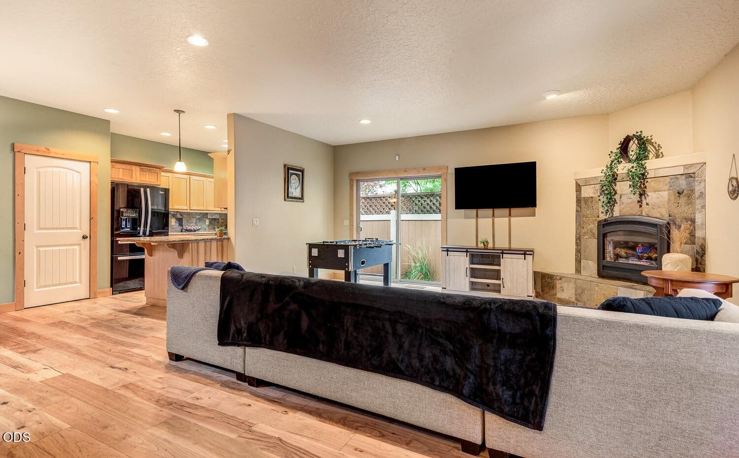 Photo of 61390 Merriewood Court 5 of 21