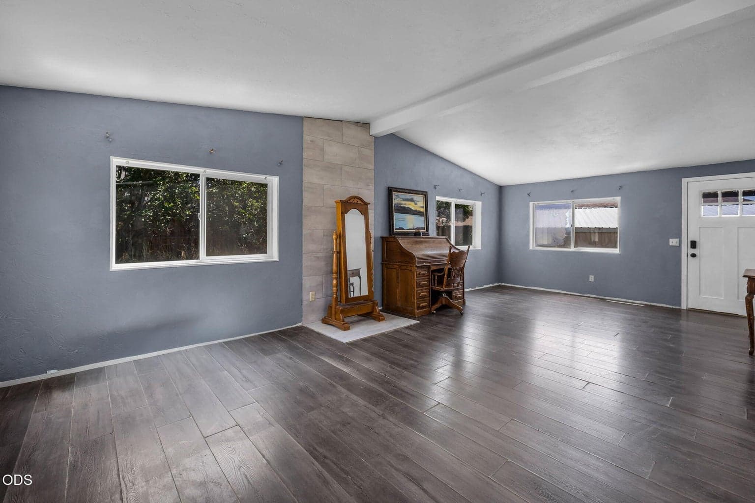 Photo of 1515 Fir Avenue 3 of 21