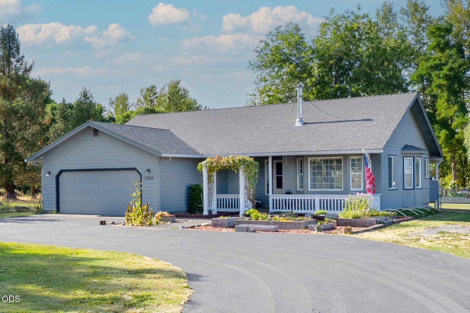 Photo of 3326 Leonard Road 1 of 89