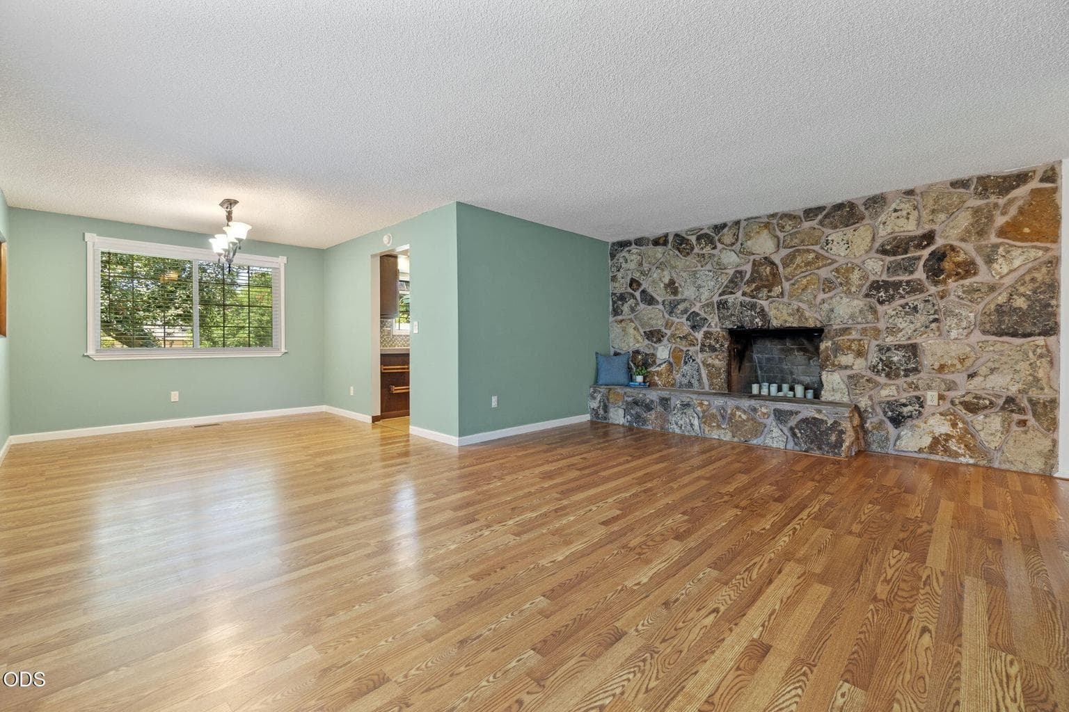 Photo of 3710 Rio Vista Way 4 of 37