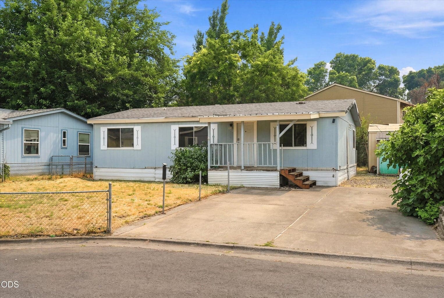 Photo of 222 Meadow Lane 3 of 28