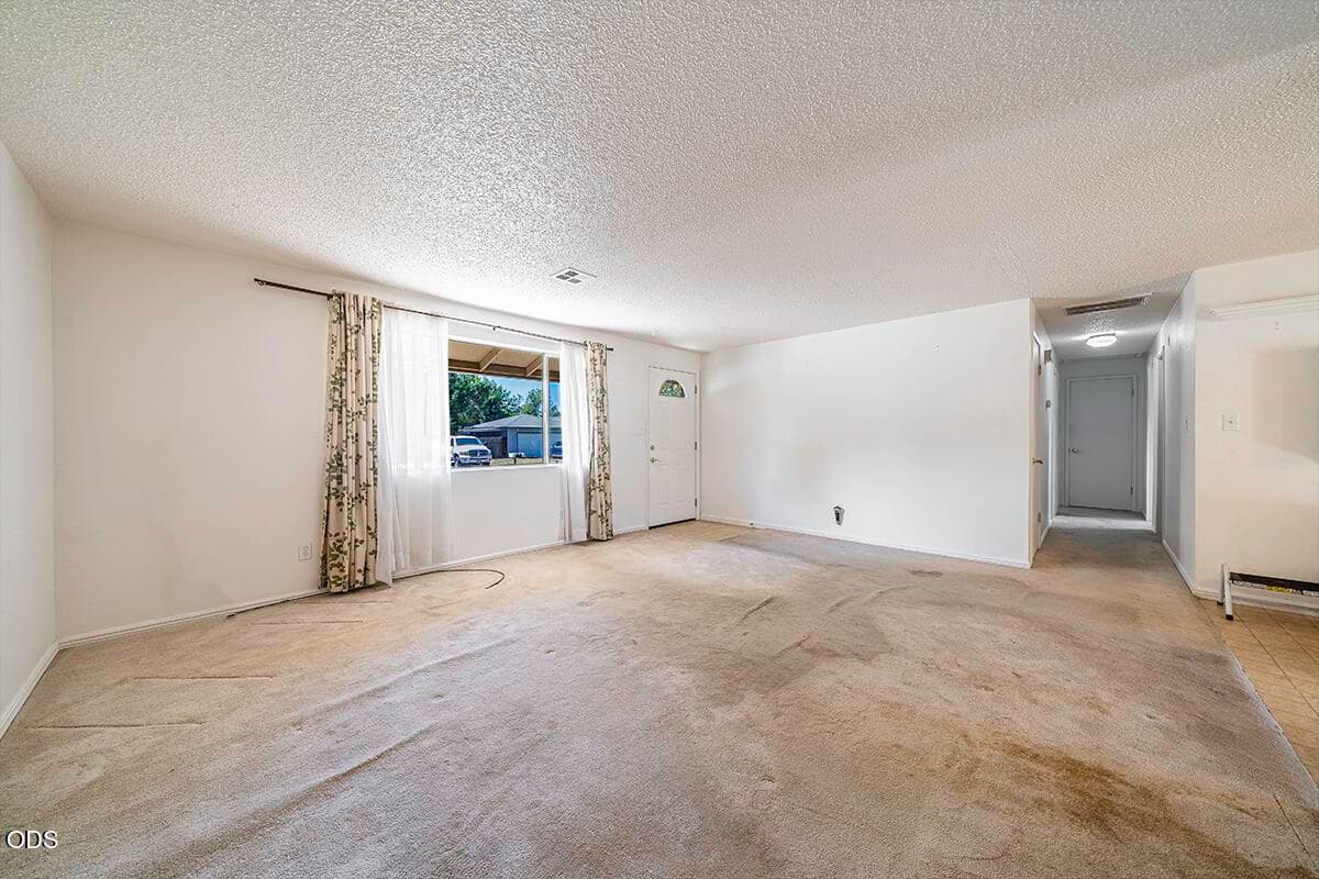 Photo of 598 Laurel Street 4 of 21