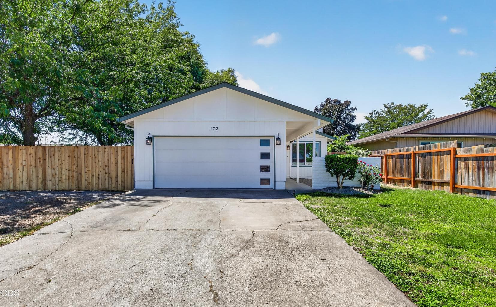 Photo of 172 Sandlewood Drive 1 of 33