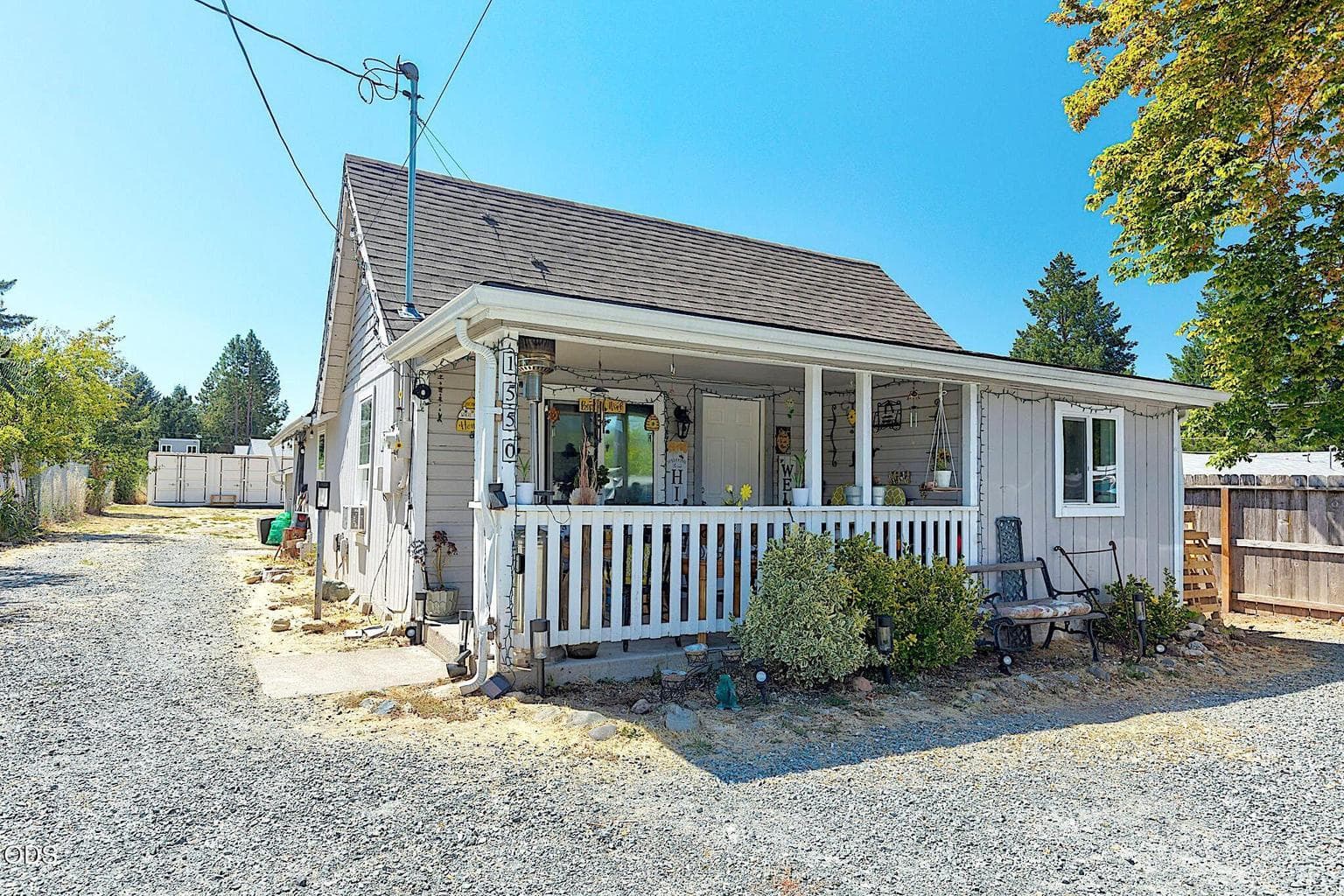 Photo of 1550 Carnahan Drive 1 of 22