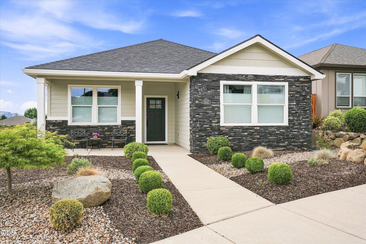 Photo of 3117 Delorraine Drive 2 of 33