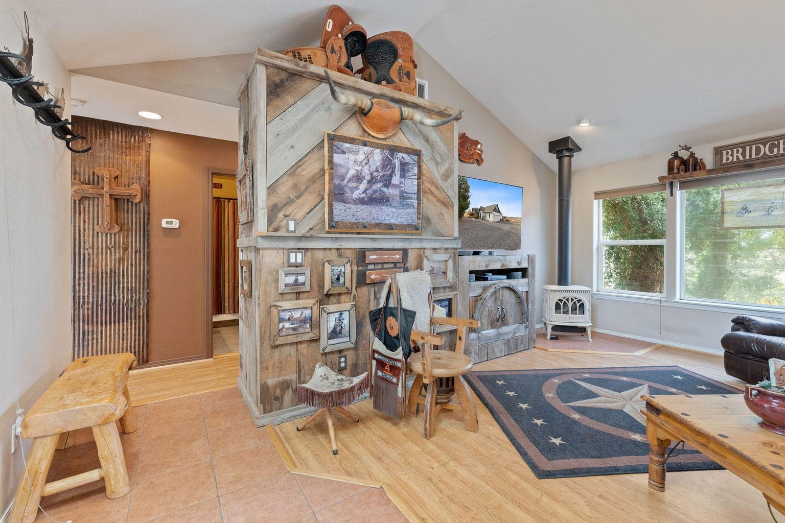 Photo of 998 Brown Drive 3 of 50