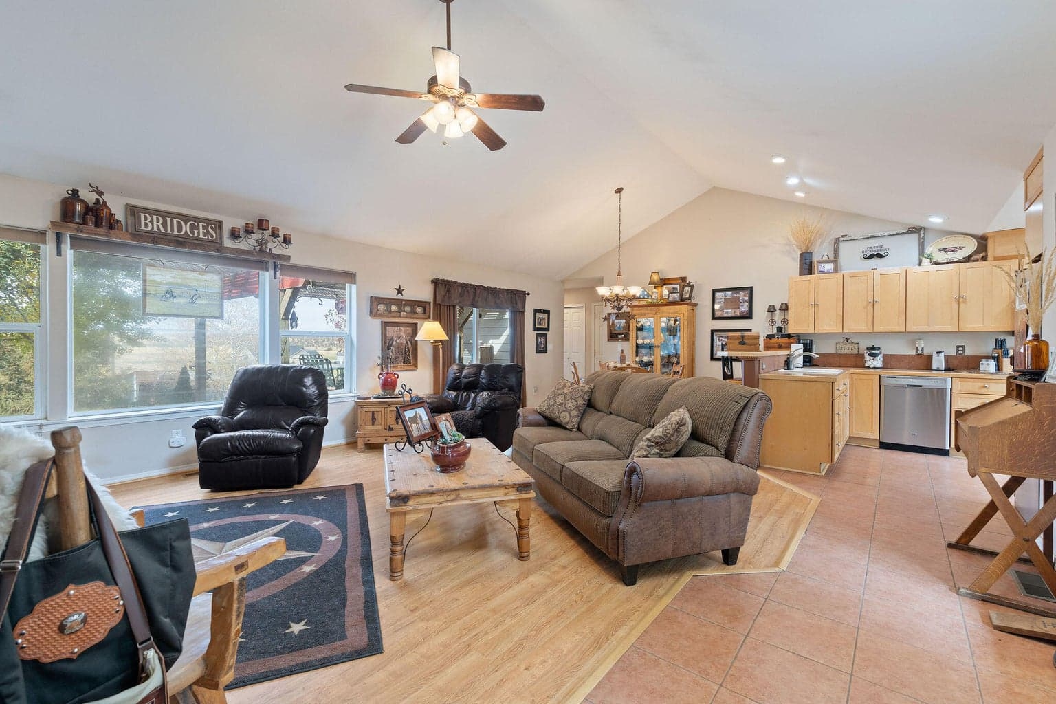 Photo of 998 Brown Drive 4 of 50