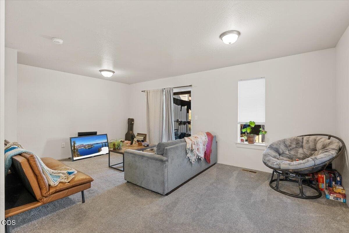 Photo of 221 Dano Drive 3 of 16