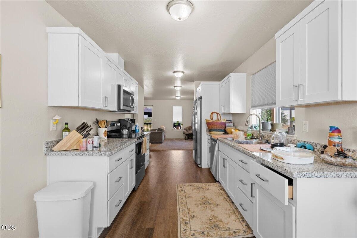 Photo of 221 Dano Drive 5 of 16