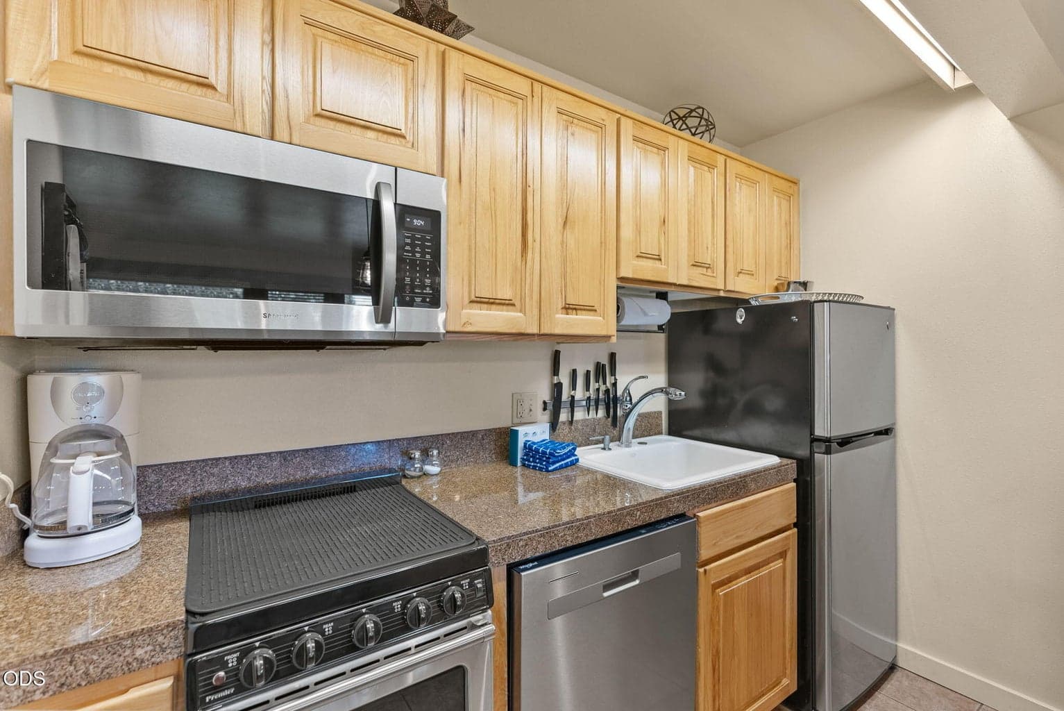 Photo of 18575 SW Century Drive 6 of 33