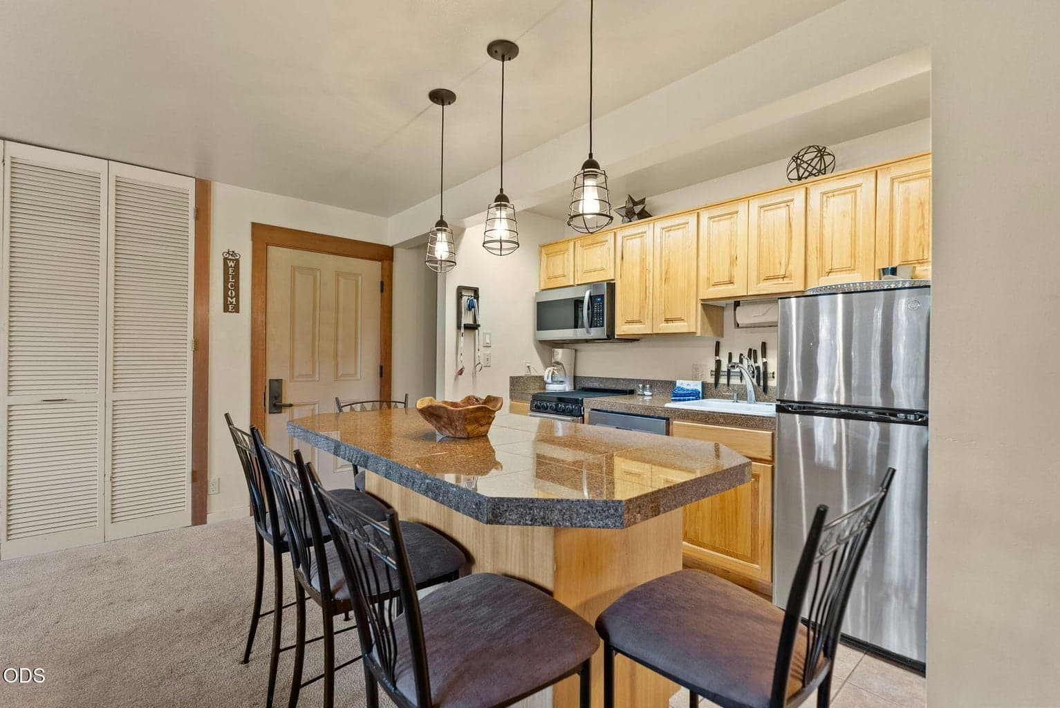 Photo of 18575 SW Century Drive 8 of 33