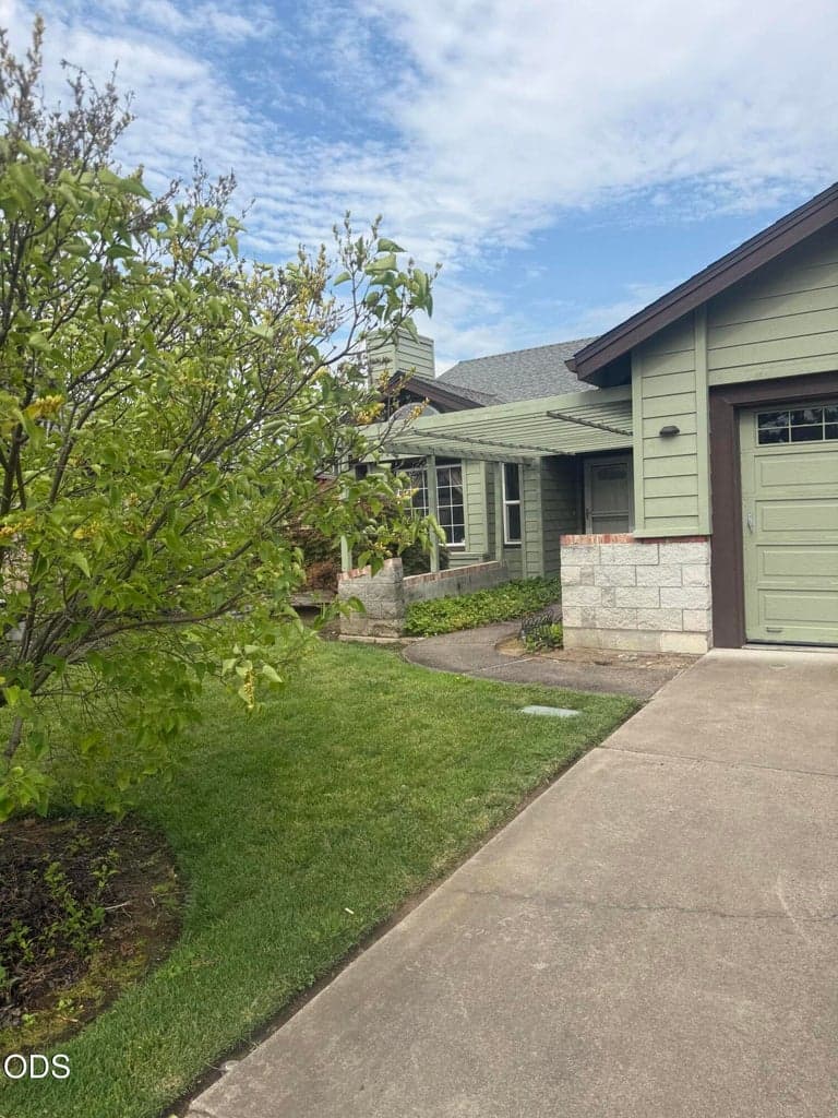 Photo of 851 Ridgeway Circle 1 of 1