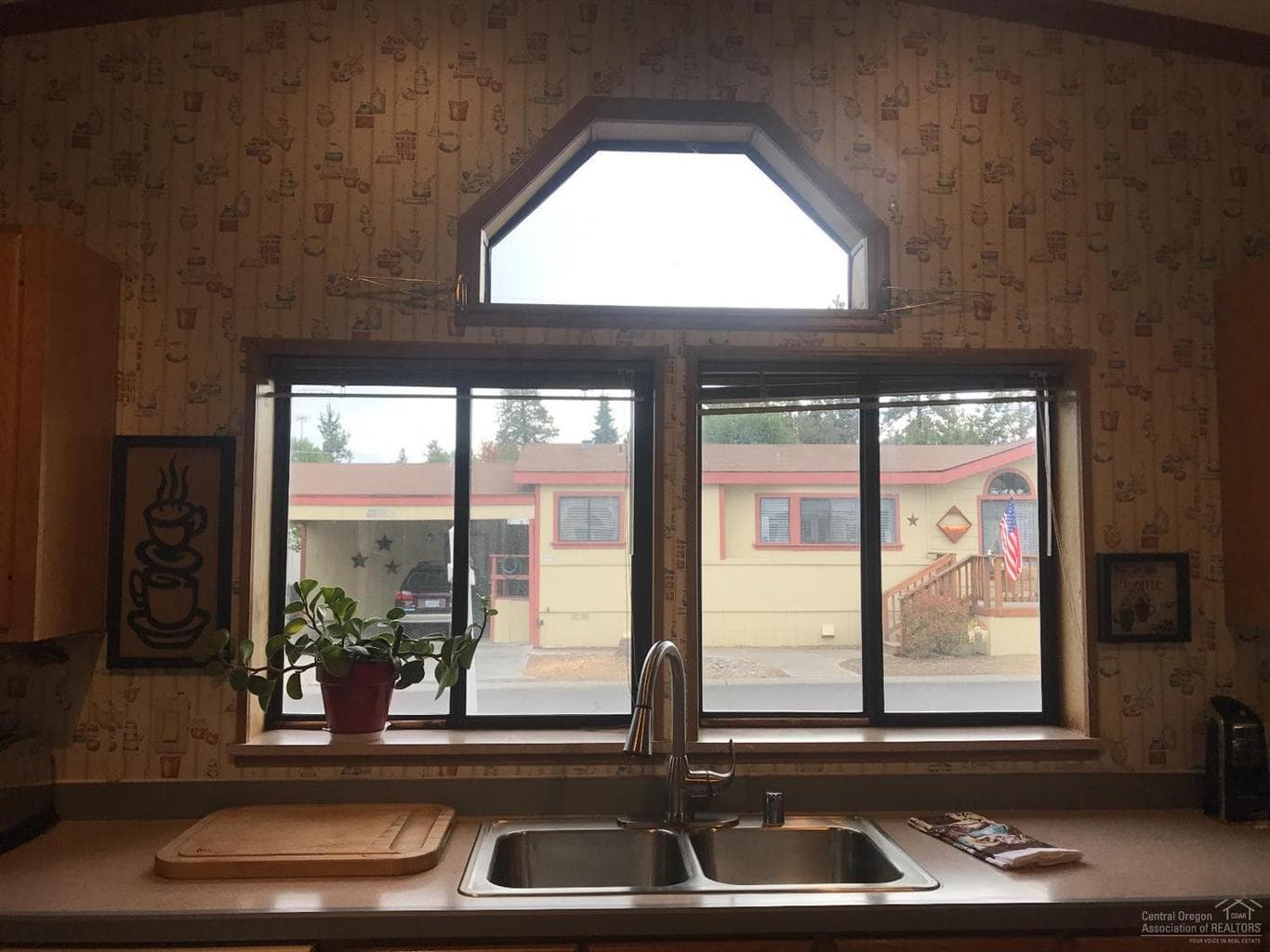 Photo of 1001 SE 15th Street 8 of 25