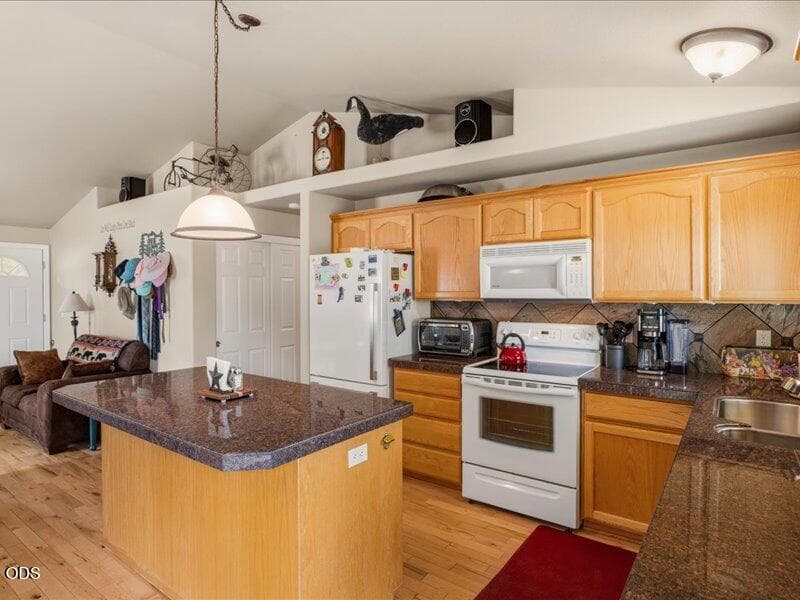 Photo of 16679 Wm Foss Road 11 of 46