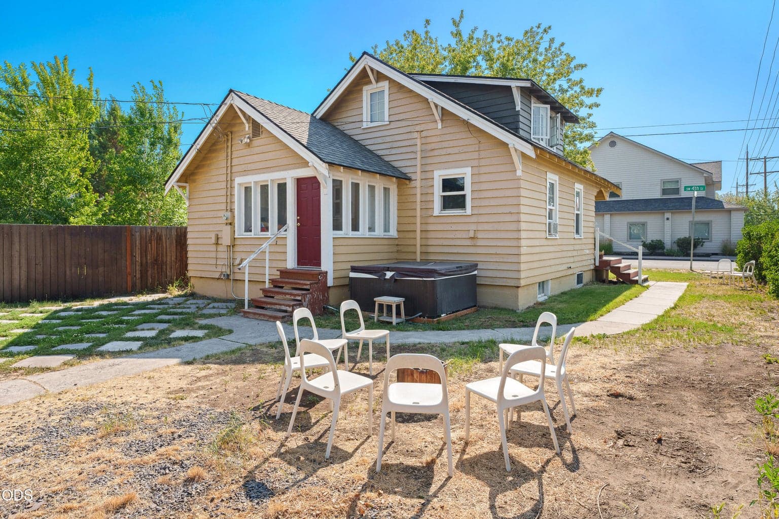 Photo of 342 Antler Avenue 4 of 20